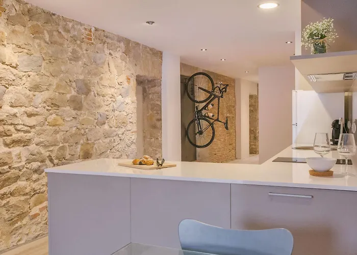 Flateli - Plaça Catalunya 22 Girona