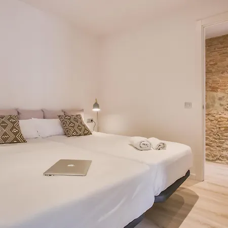 Апартаменты Flateli - Placa Catalunya 22 *
